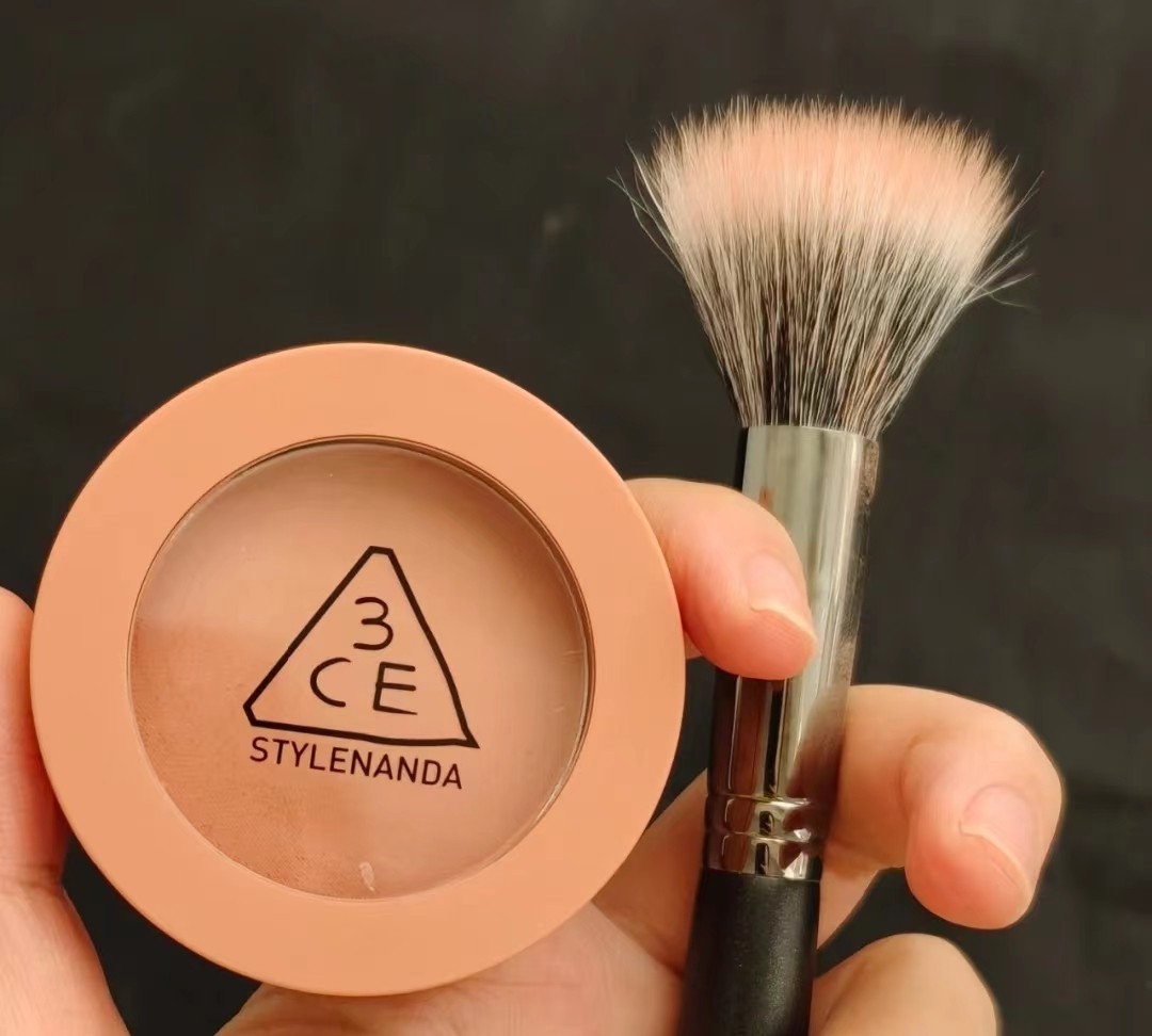 素颜白开水妆容教程,怎么打造清透的妆容