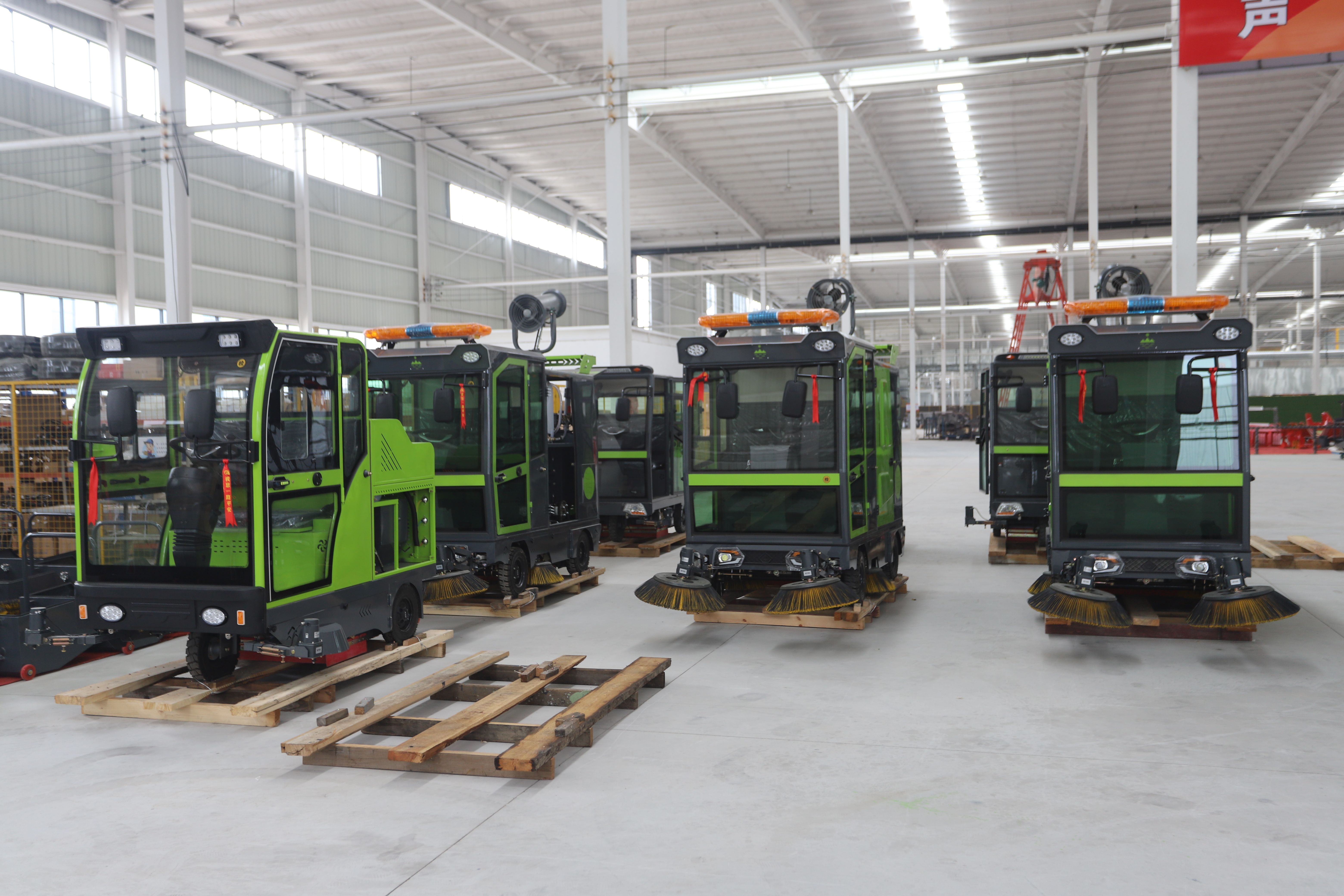 保养扫地机器人,维护机器日常操作