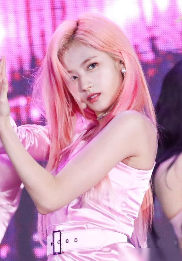 sana在twice排第几,sana在twice里的地位