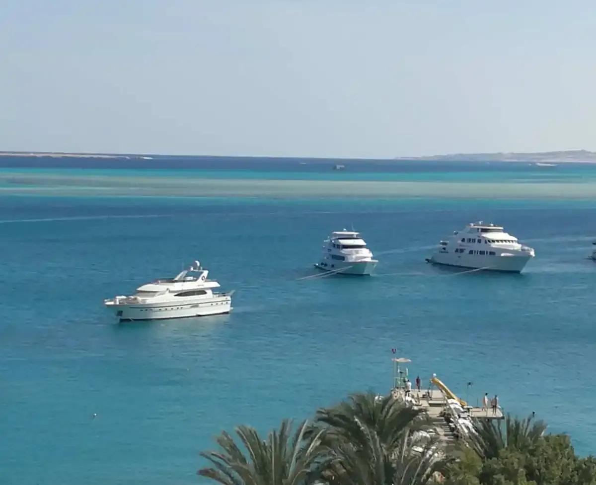 沙漠之旅穿越沙漠,组团穿越迪拜沙漠之旅