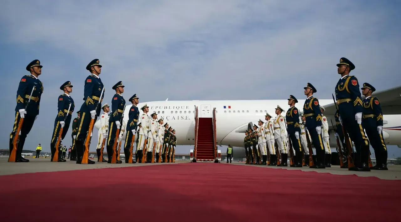 为什么，他们都选择中国，外交部预约的电话，都要打爆了