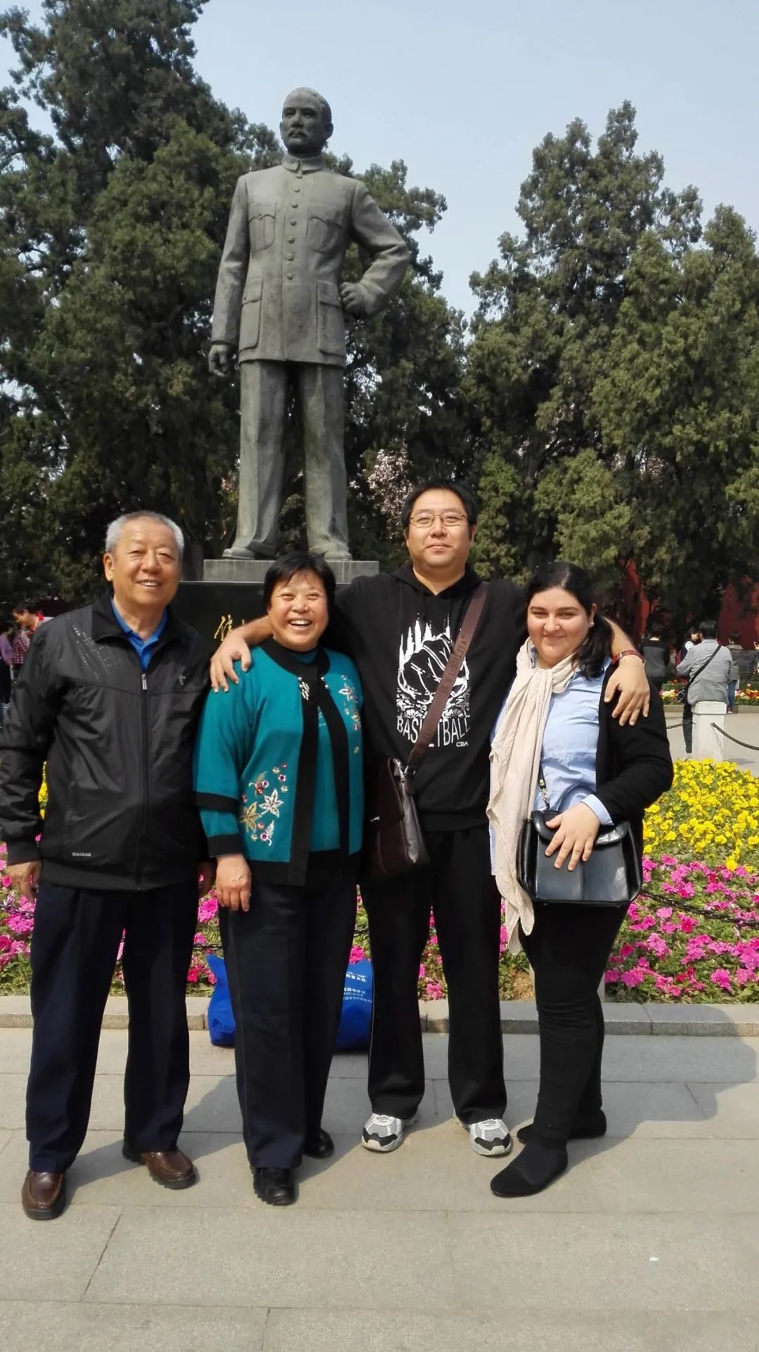 2016年，北京小伙娶秘鲁洋媳妇，定居南美开餐馆，如今怎么样了