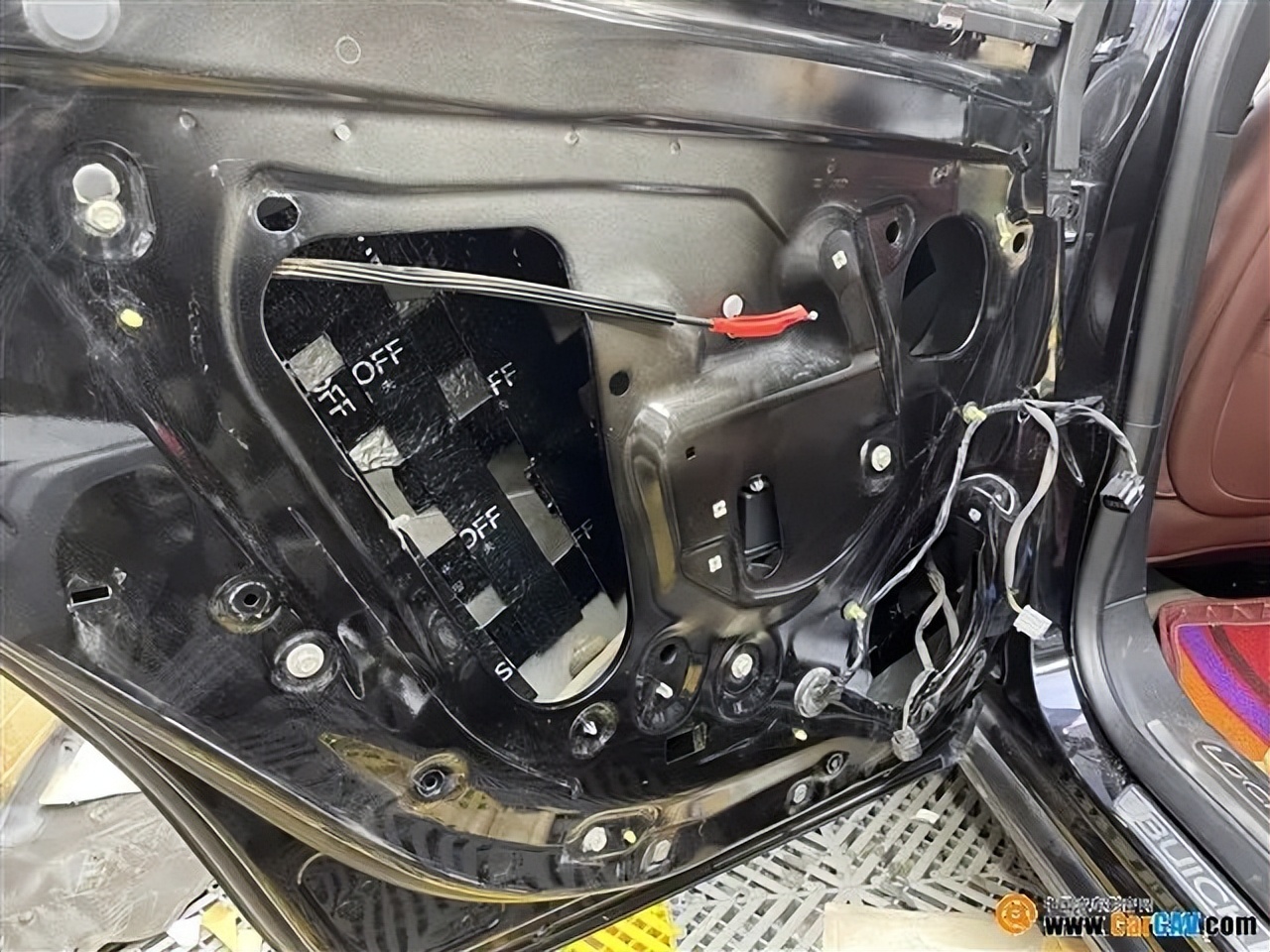 别克君威换密封条,别克君威隔音密封条