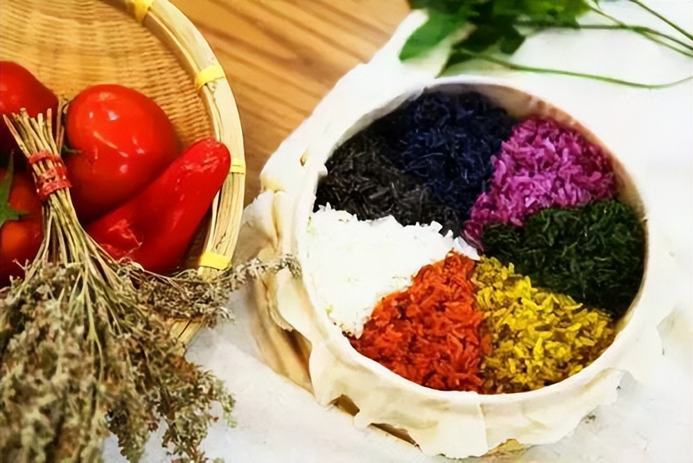 苗族古歌发源地是哪里,苗族文化有哪些古老的传统歌舞