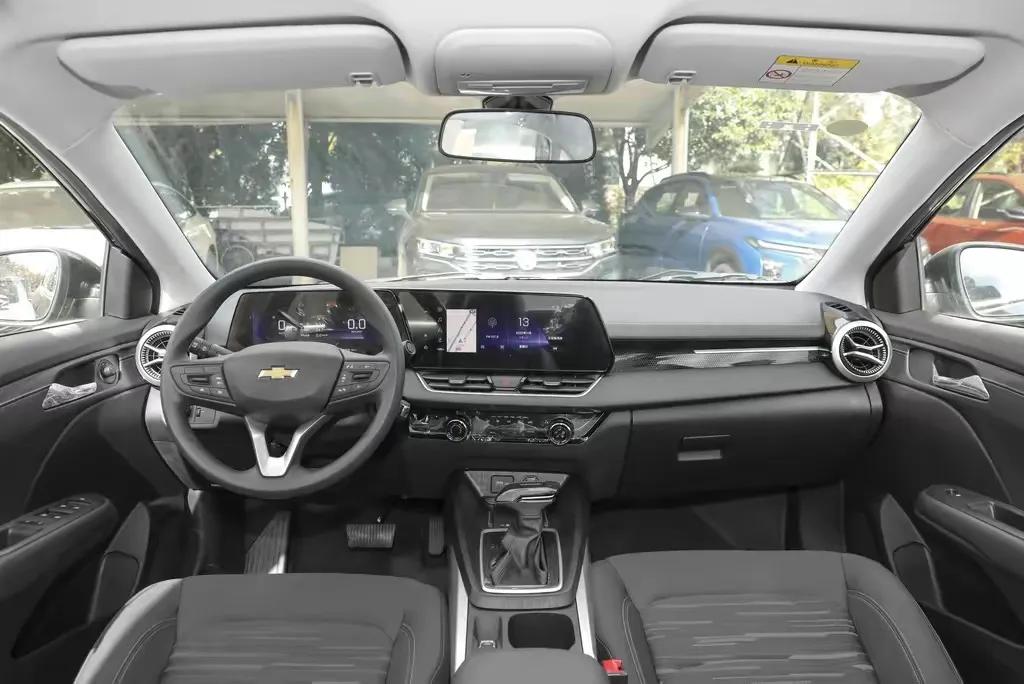 雪佛兰科鲁泽2024款用户用车体验,科鲁泽2022款轻混redline320t