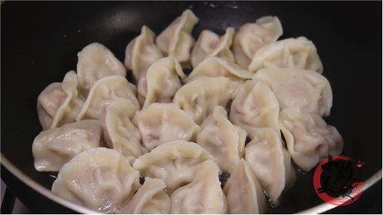 饺子吃剩了要怎么做才好吃,煮熟吃剩的饺子怎样做好吃