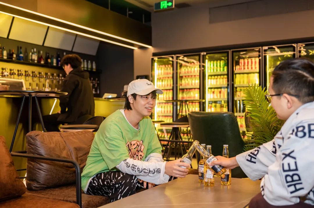 南京东路这家大隐于市设计师酒店,沉浸体验一个前所未有的空间