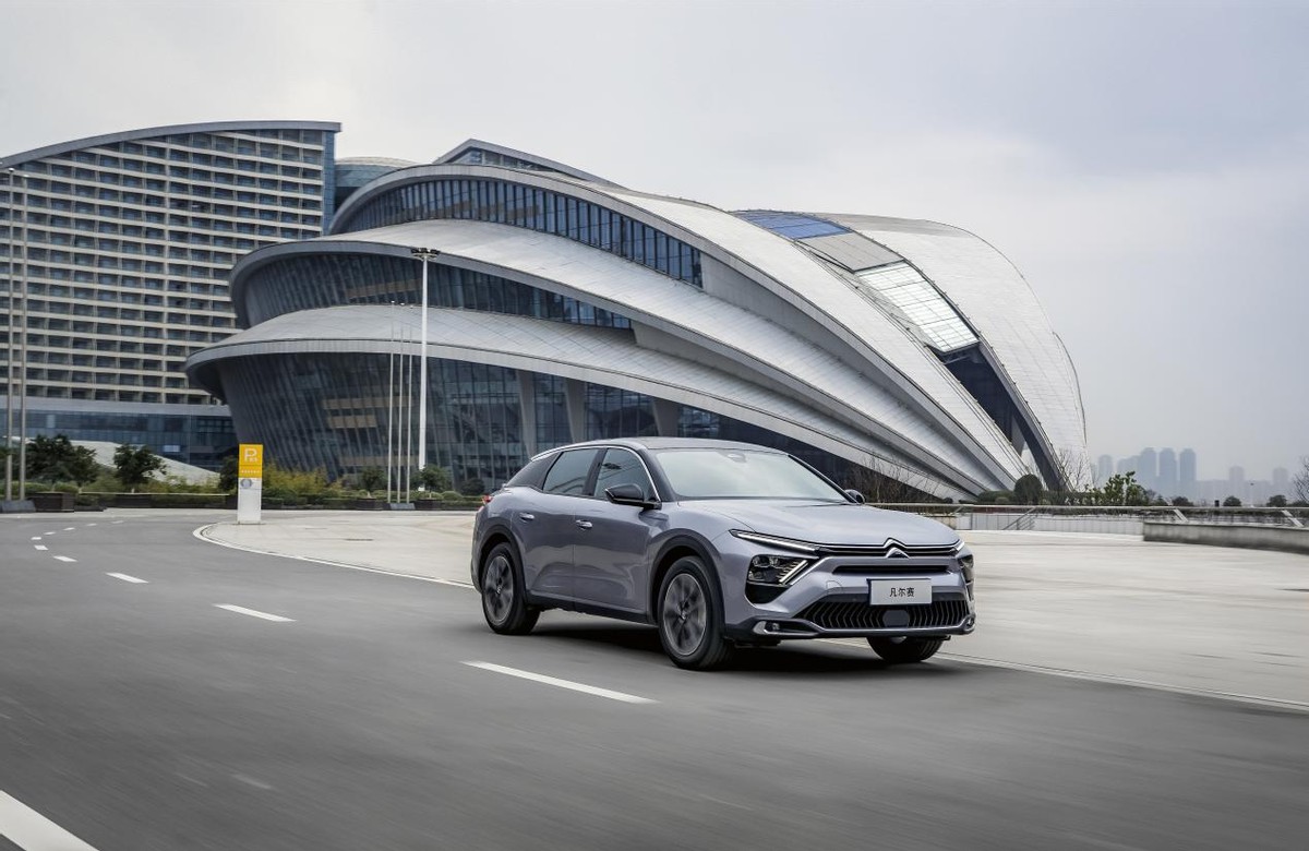 凡尔赛c5x势不凡享不凡,凡尔赛c5x十大全系标配