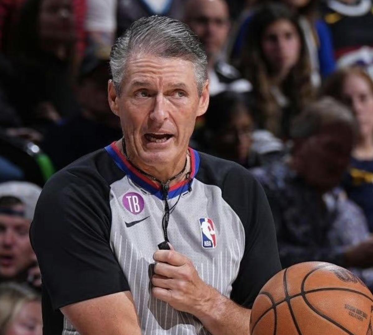 福斯特裁判肖华,肖华谈保罗福斯特