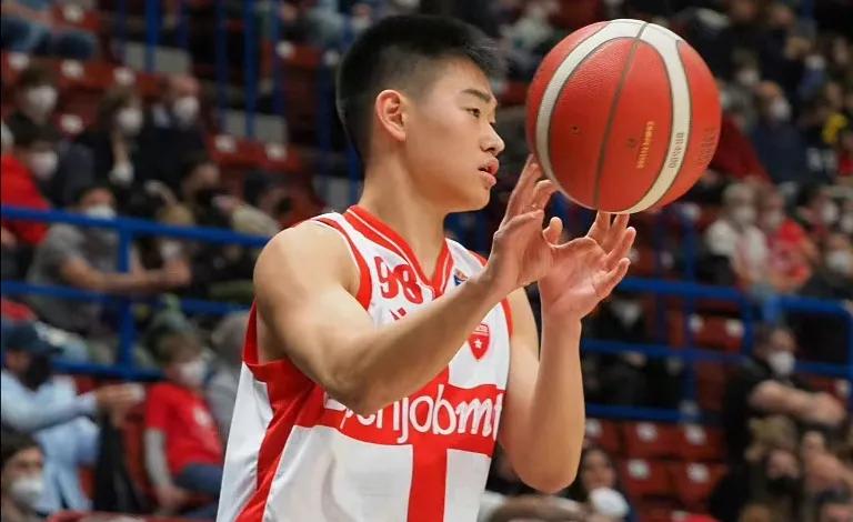 赵维伦杨瀚森曾凡博,杨瀚森赵维伦曾凡博崔永熙