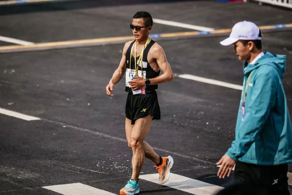 尹顺金巅峰照片,尹顺金的跑姿