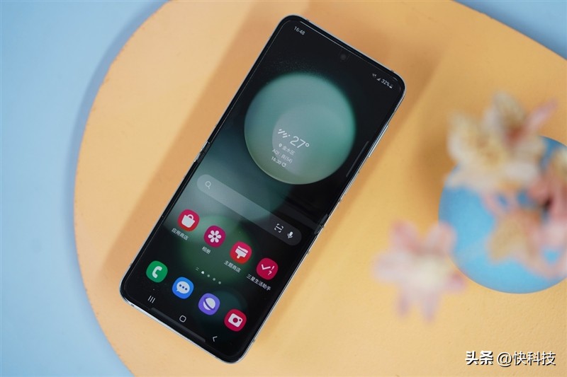 三星galaxyzflip防水测试,三星折叠手机zflip5防水吗