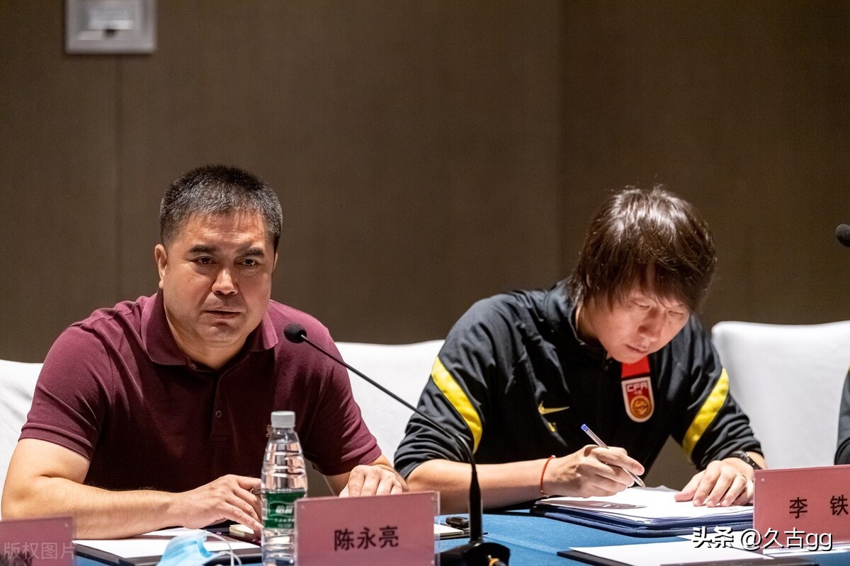 送上门？李铁被查后陈戌源自曝细节意欲撇清关系，却露出“马脚”