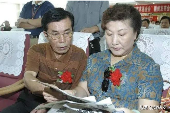 何庆魁的字画值钱吗,李甲忠和何庆魁谁的字画值钱