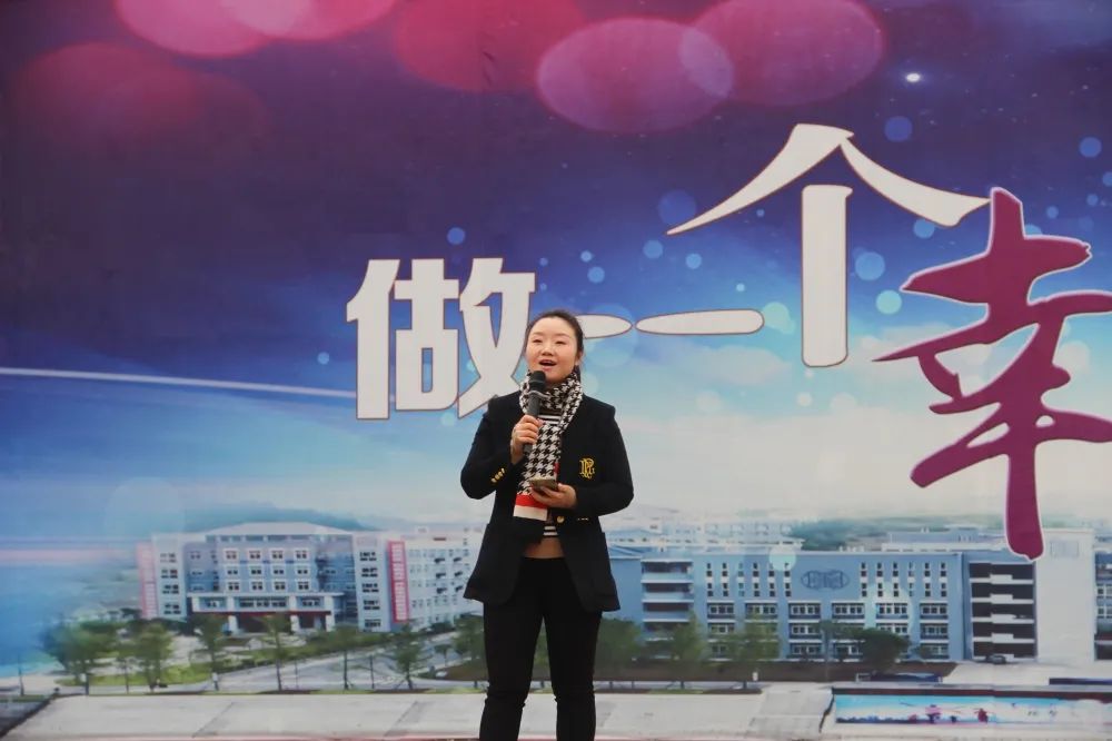 重庆市校园女子足球总决赛,重庆小学男子足球乙组比赛视频