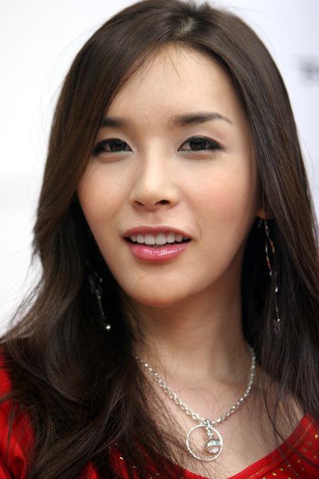 河莉秀做过变性手术吗,44岁河莉秀现状