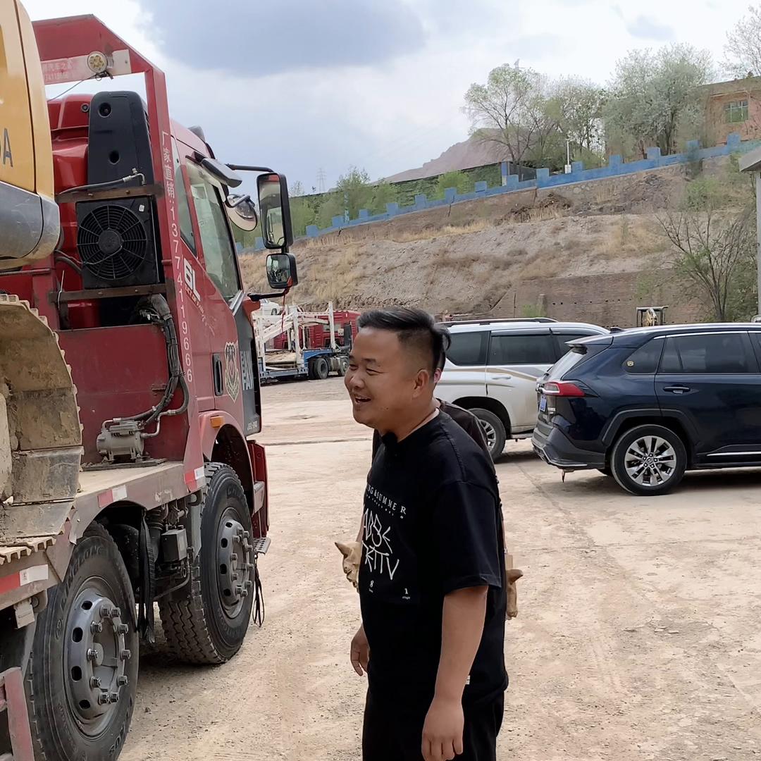 兄弟们，花一万运费买的这台徐工155你们觉得值不值？@...