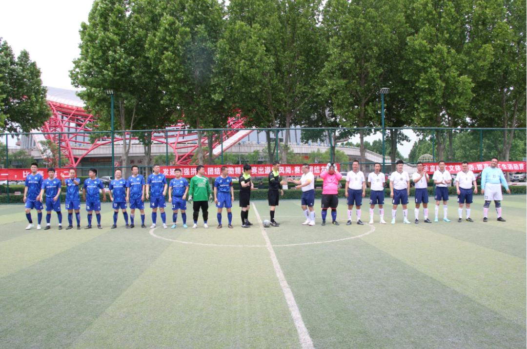 聊城足球中大奖,我校足球队轻松获冠军新闻标题