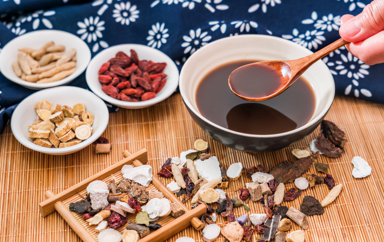 父亲失眠女儿抑郁，老中医这样治，现在连邻居都来了