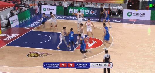 布鲁克斯27秒12分,赵睿身穿6号布鲁克斯夺冠时间