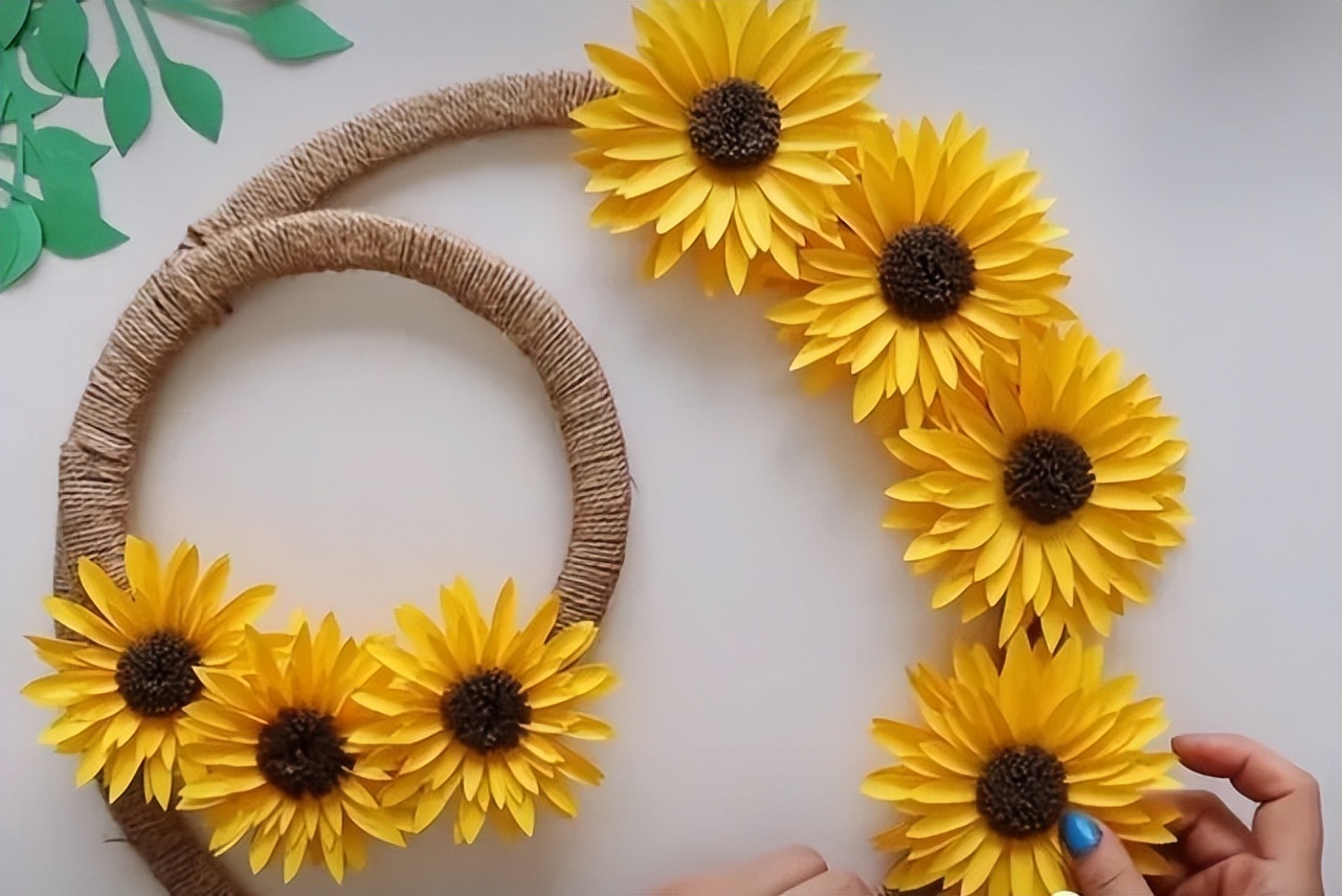 一款适合挂墙上的向日葵纸花