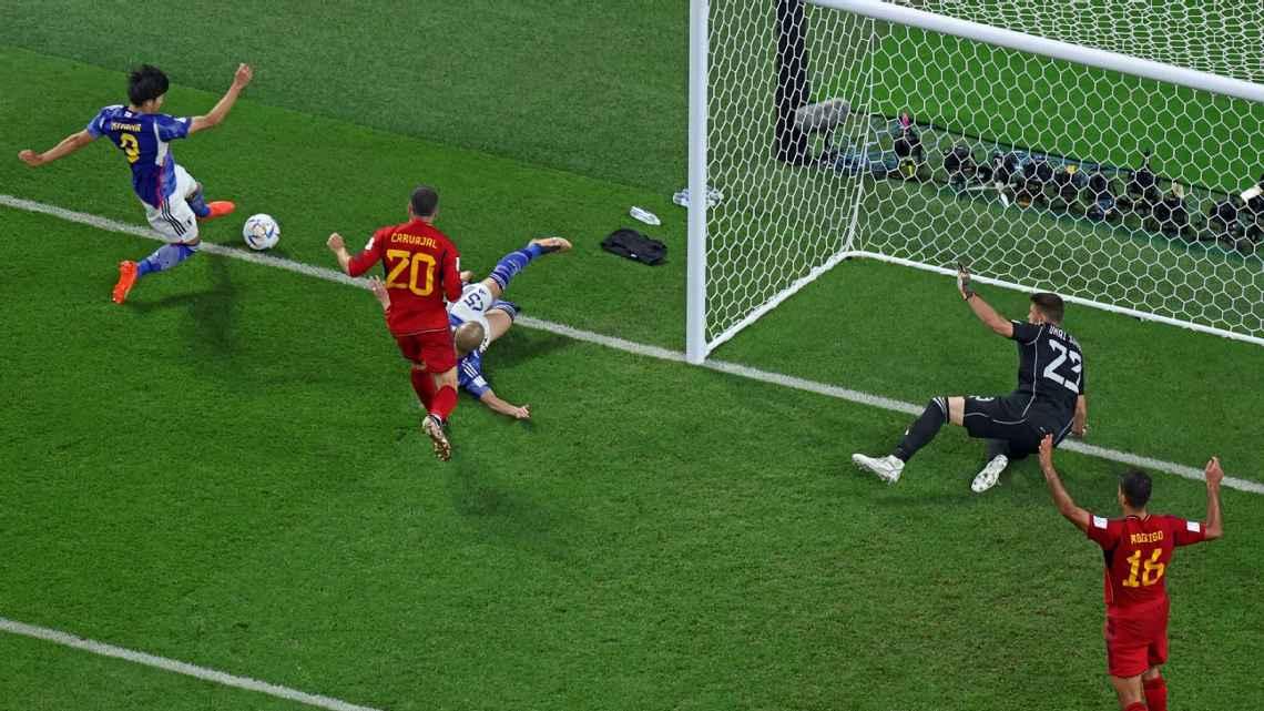 世界杯日本vs西班牙球出界了吗,日本队为什么能赢西班牙