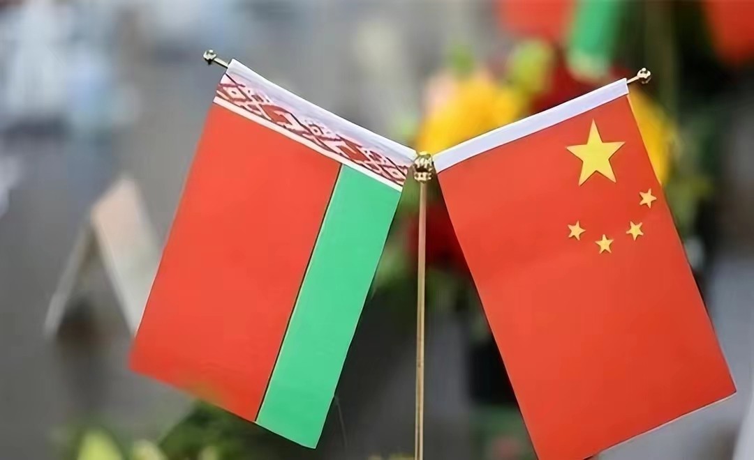 白俄罗斯总统中方接机人员,俄罗斯总统专机抵达北京视频