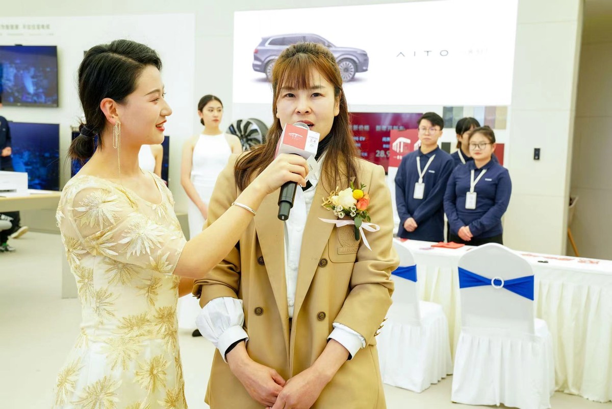 华为智能生活馆开业,华为智能生活馆亮相五一广场