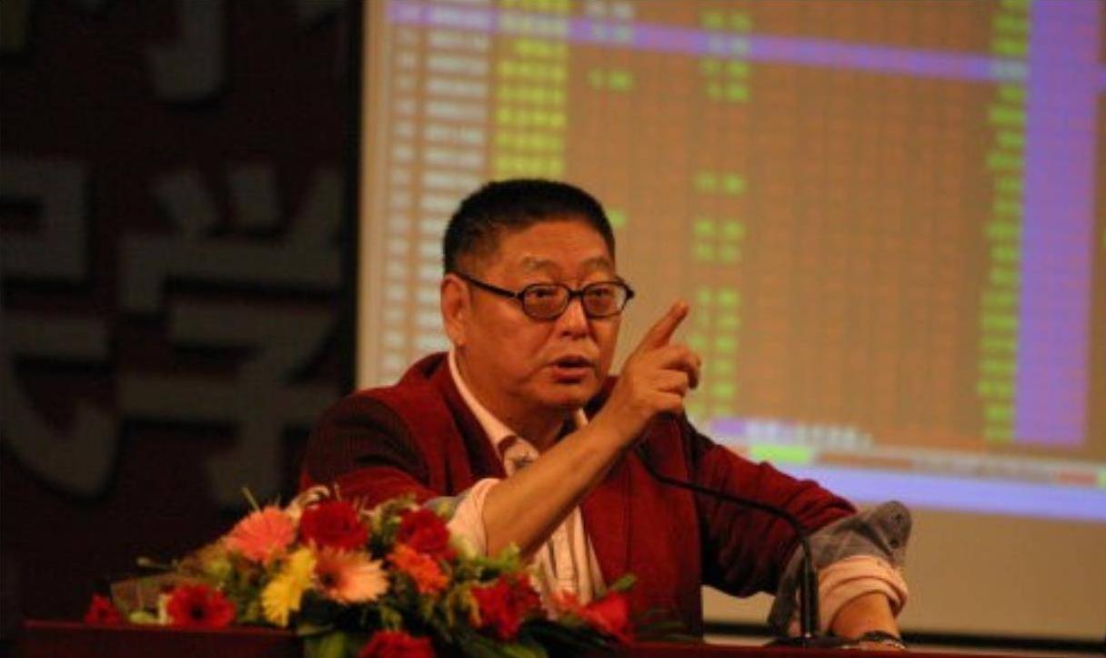 1988年，杨怀定看报纸发现秘密，用2万存款买*国卖**库券一年赚百万