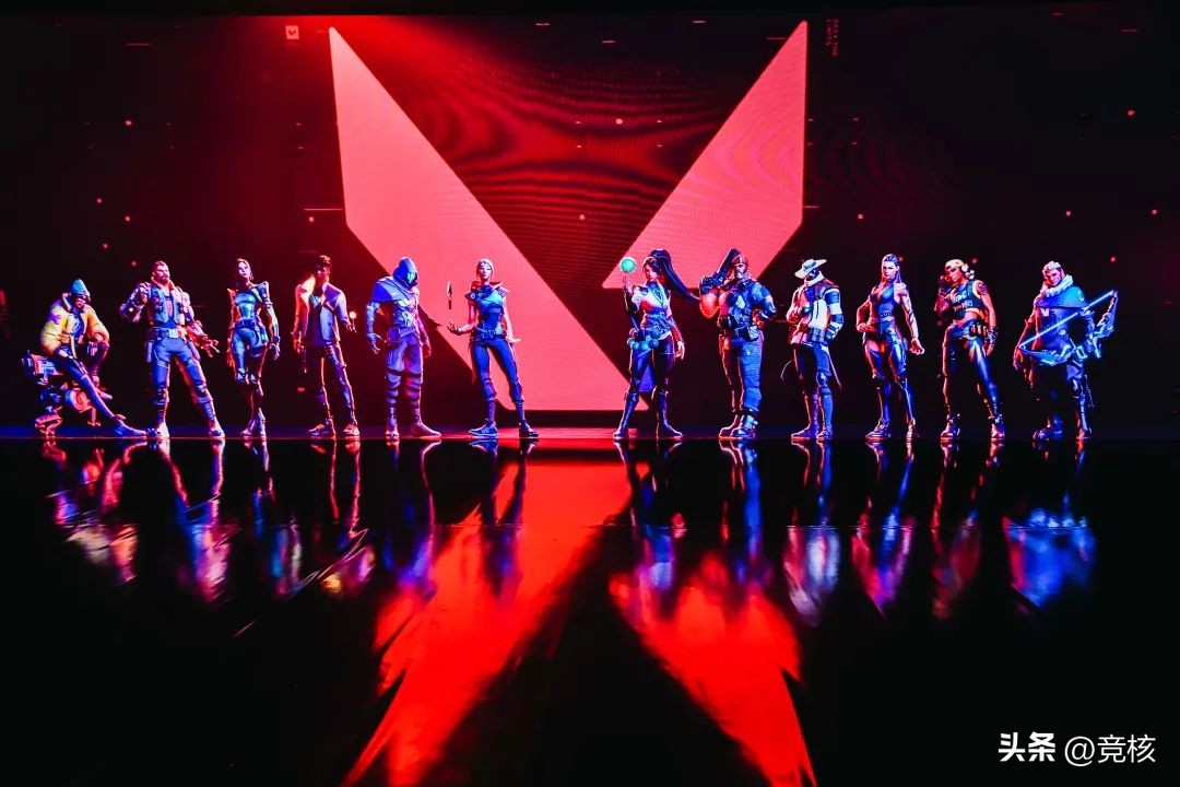 拳头无畏契约跟腾讯的不一样,拳头官方说无畏契约冠军套