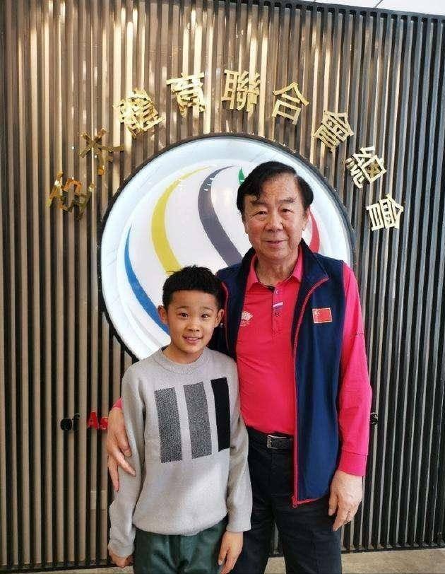 女排功勋袁伟民近况,女排老教练袁伟民的现状