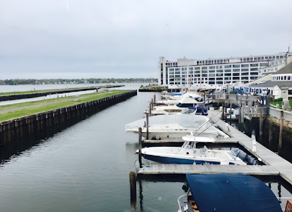 从巫镇到圣镇，一个女巫审判故事缘何转为万圣节狂欢之都