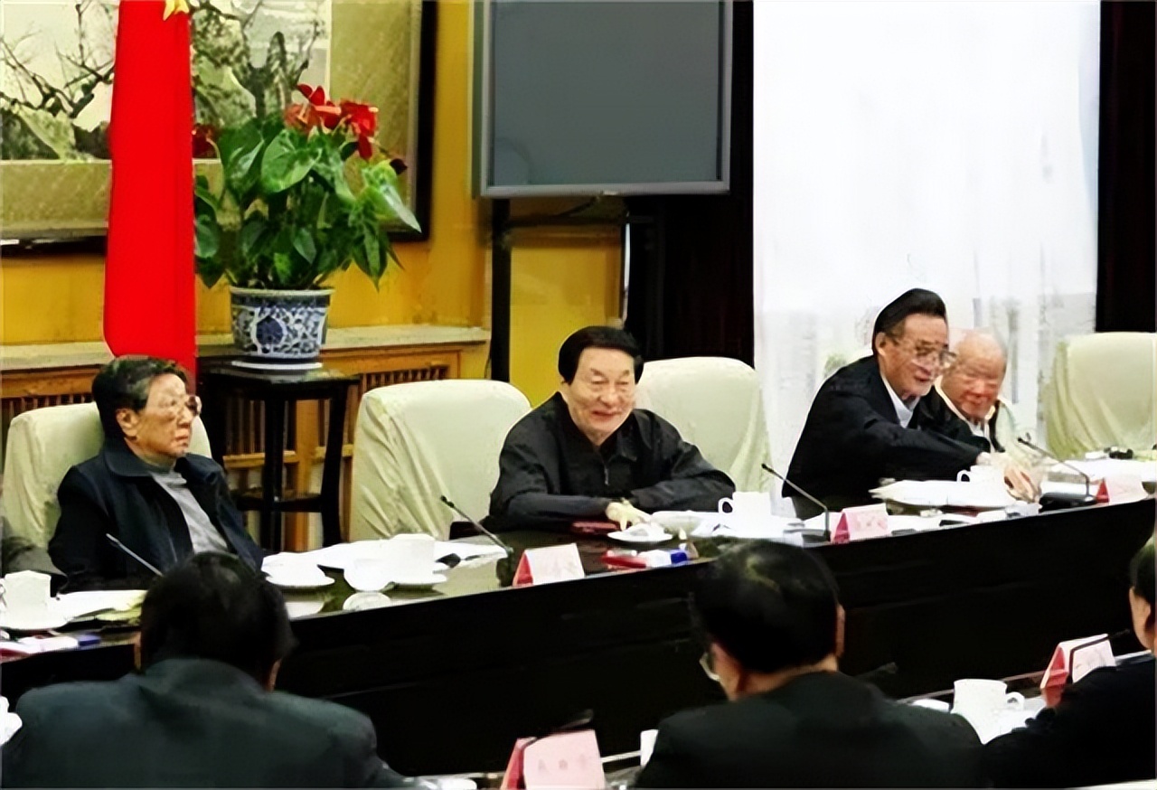 88年*镕基朱**自我批评：作为上海市长我不是最佳，比江*民泽**差得很远