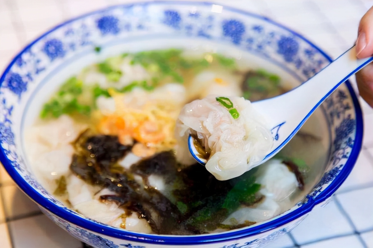 娴欐睙琚綆浼扮殑瀹濊棌缇庨灏忛晣,娴欐睙灏忎紬鏃呮父灏忓煄缇庨