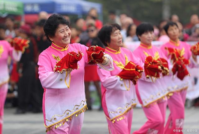 广场舞是如何赚钱的,现在的广场舞怎么赚钱的