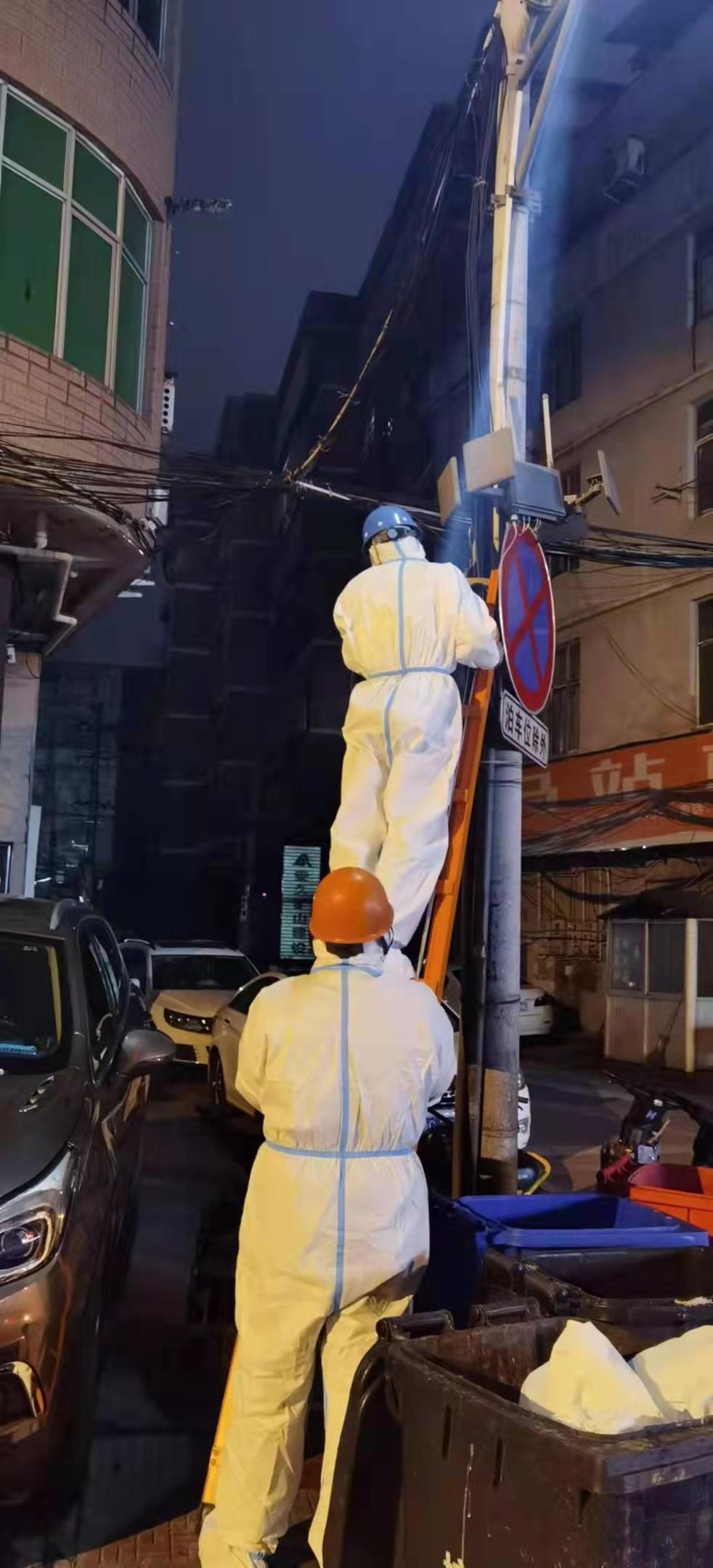 向抗疫英雄致敬民间故事,抗疫军队感人事例