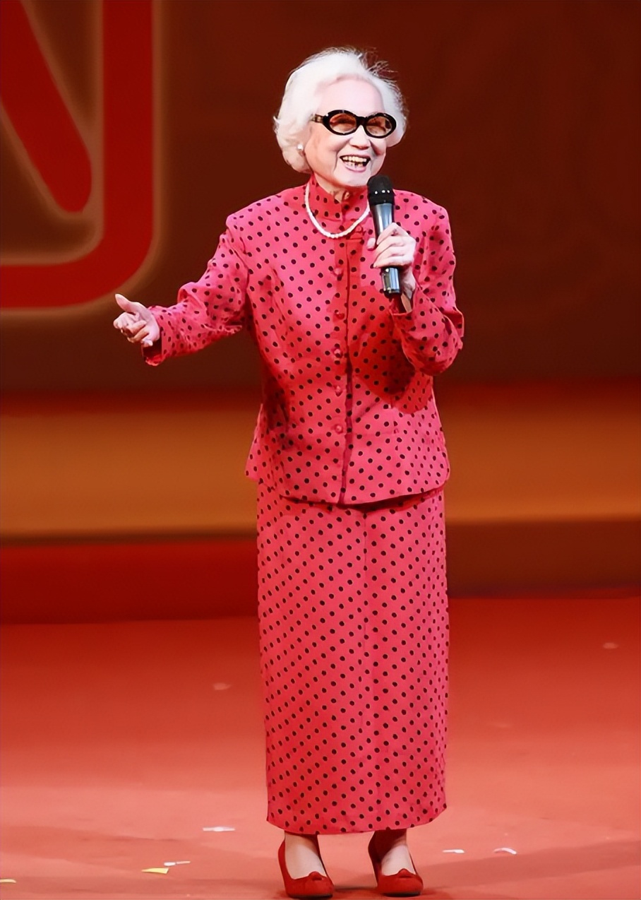 红线女与赵丹完整版,红线女一生四段情史