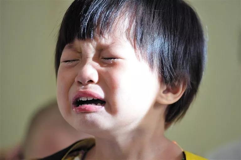 孩子在叛逆期不听大人的话怎么办,12岁的女儿叛逆期如何与她沟通