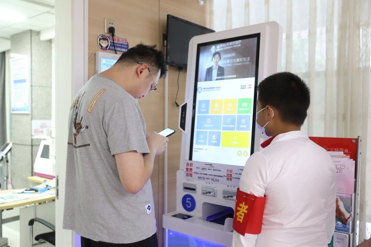 快来成都五冶医院看看“医二代”幸福的暑假小尾巴