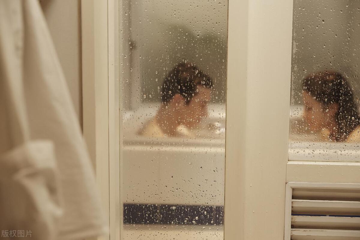 男女“亲热”后，女人需要洗一洗吗？医生：洗洗更健康