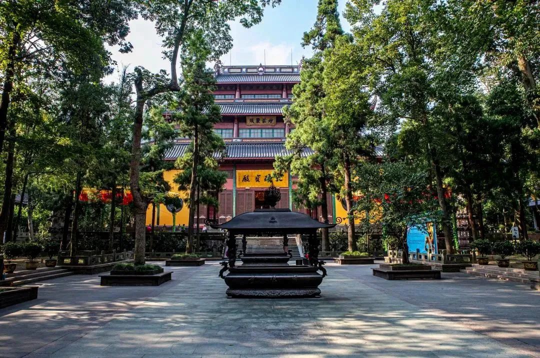 杭州灵隐寺周边有哪些寺庙,杭州最值得去的寺庙除了灵隐寺