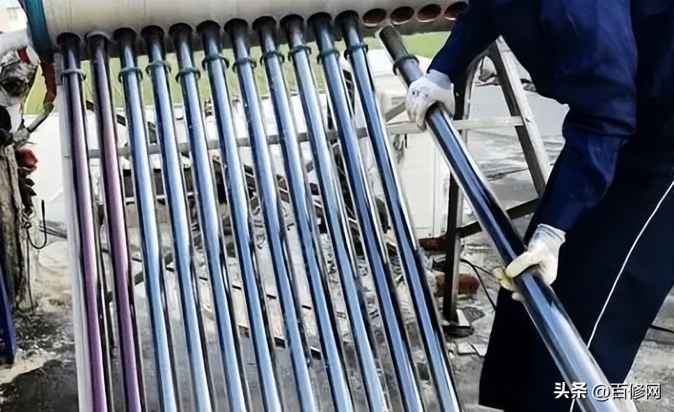 太阳能热水器调温阀漏水怎么修理,太阳能热水器旁边小桶漏水怎么办