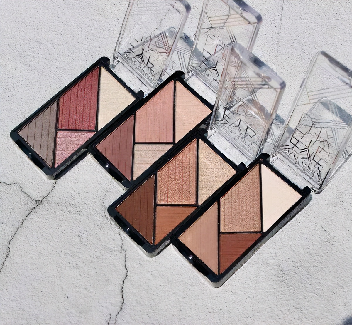 眼影盘推荐平价学生holdlive丝绒,便宜又简单易画好看的眼影盘