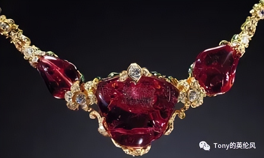 英媒曝光丑闻,英国皇室资产缩水