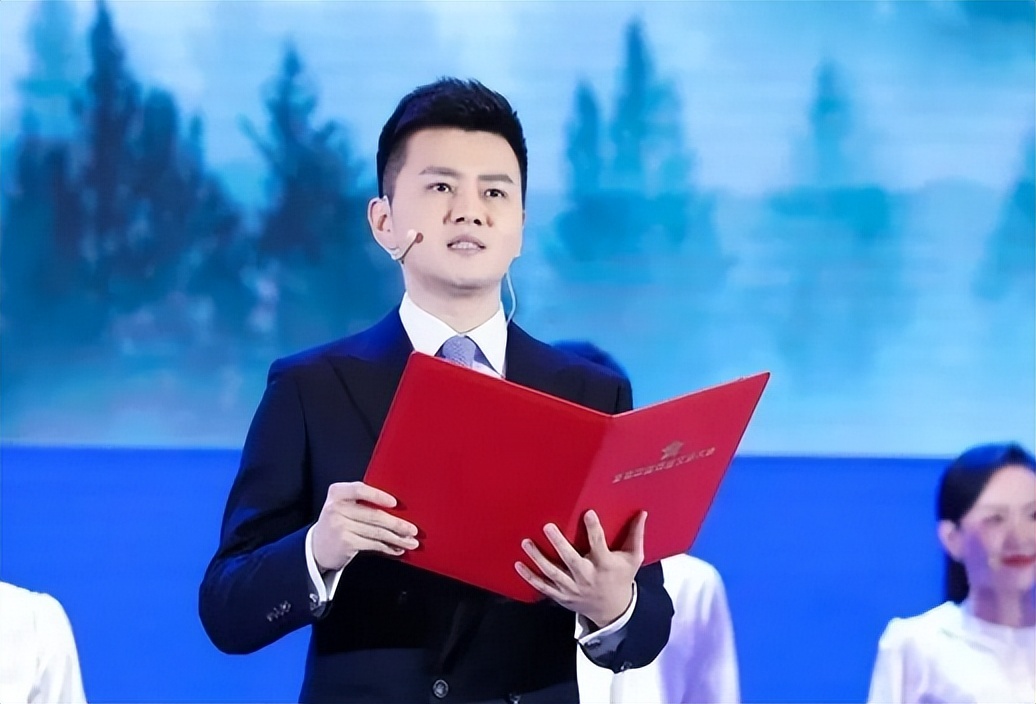 央视主持人严于信是哪里人,歌手严于信简介