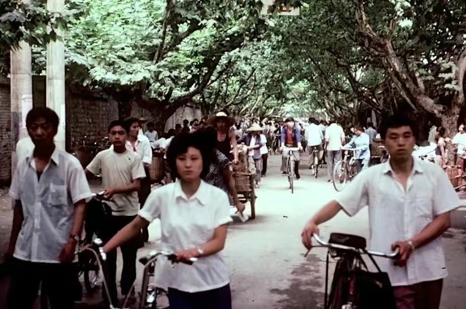 90年代的确良,的确良是九十年代流行吗