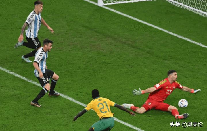 E马丁内斯：10年6租的第三门将成为阿根廷守护神