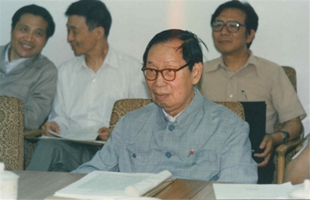 英国天才牛顿德国天才,牛顿爱因斯坦霍金得过诺贝尔奖么