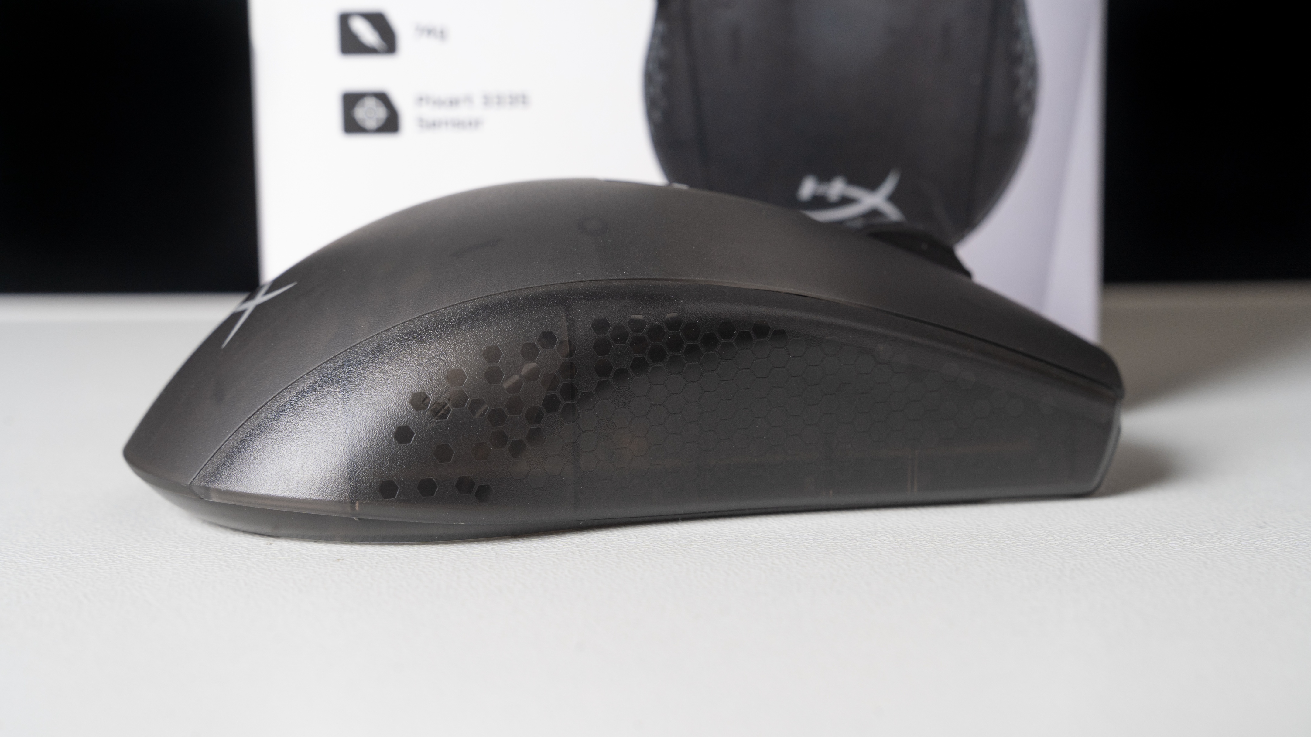 极度未知炽火无线游戏鼠标体验,100小时续航+黑透+轻量化设计