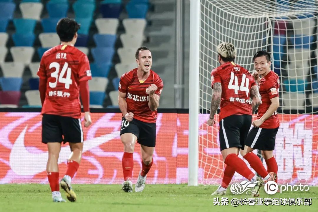 塞尔吉尼奥梅开二度,塞尔吉尼奥过人集锦